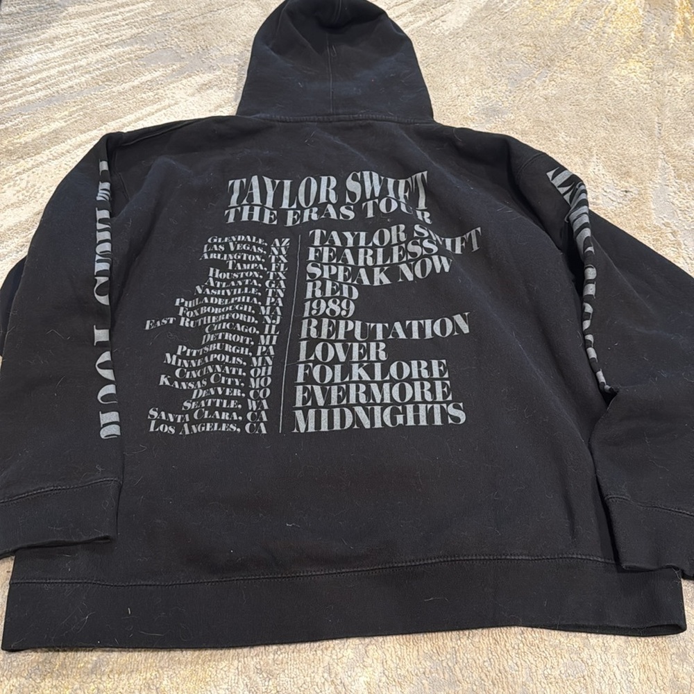 Taylor Swift The Eras Tour Sweatshirt black with grey graphics size XL EUC - Picture 8 of 8